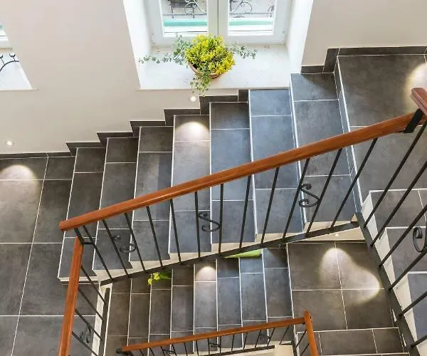 Πανσιόν Seabed Rooms1 4*