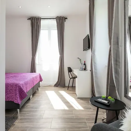 Seabed Rooms1 Konukevi