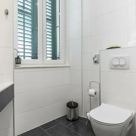 Konukevi Seabed Rooms1 Split