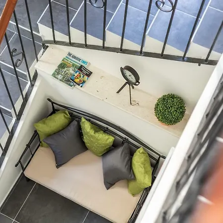 Πανσιόν Seabed Rooms1