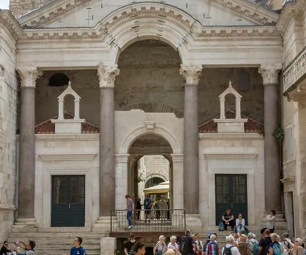 Seabed Rooms1 Guest house